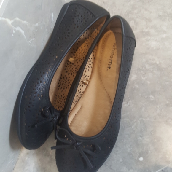 WHITE MOUNTAIN black flat shoes - Picture 4 of 8